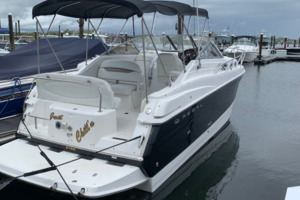 Photo 3222858 for 2003 Regal 2765 Commodore  