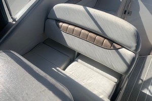 Photo 3235565 for 2003 Regal 2765 Commodore  