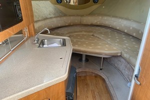 Photo 3235575 for 2003 Regal 2765 Commodore  