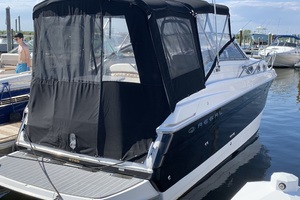 Photo 3222863 for 2003 Regal 2765 Commodore  