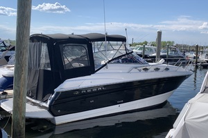 Photo 3222862 for 2003 Regal 2765 Commodore  