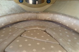 Photo 3235567 for 2003 Regal 2765 Commodore  