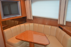 Viking 48- Dravas-Dinette
