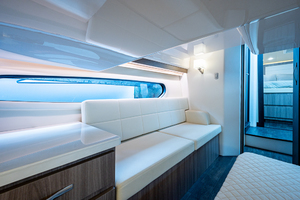 Regal 38-TETELESTAI-Master Stateroom