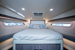 Regal 38-TETELESTAI-Forward Stateroom