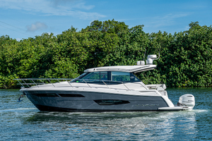 Regal 38-TETELESTAI-Exterior