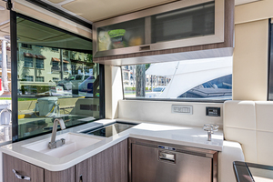 Regal 38-TETELESTAI-Galley