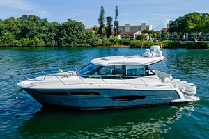 Regal 38-TETELESTAI-Exterior