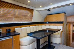 Luhrs 50 - Dinette