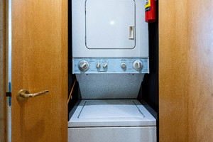 Luhrs 50 - Laundry
