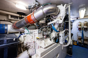 Luhrs 50 - Engine Room
