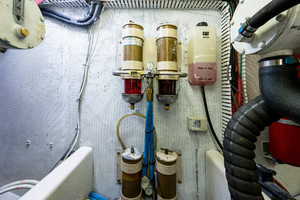 Luhrs 50 - Engine Room