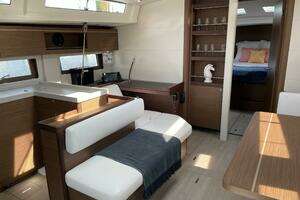 2024 Beneteau OCEANIS 51.1 thumbnail 10