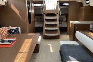 2024 Beneteau OCEANIS 51.1 thumbnail 8