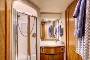 Viking 60 - Jay Walker - interior
