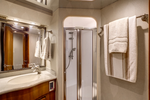 Viking 60 - Jay Walker - interior