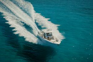 2019 Everglades 355 CC thumbnail 8