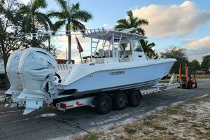 2019 Everglades 355 CC thumbnail 7