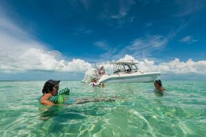 2019 Everglades 355 CC thumbnail 17
