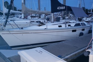 Blue Bayou 36ft Hunter Yacht For Sale