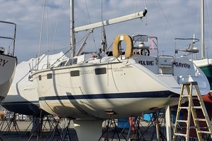 Blue Bayou 36ft Hunter Yacht For Sale
