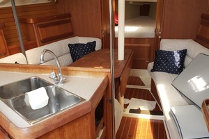 Blue Bayou 36ft Hunter Yacht For Sale