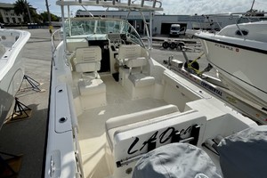 2009 Pursuit Offshore 255 - cockpit