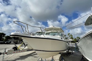 2009 Pursuit Offshore 255 - bow