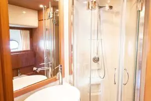 2007 Ferretti Yachts 780 thumbnail 32