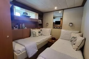 2007 Ferretti Yachts 780 thumbnail 30