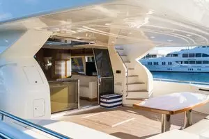 2007 Ferretti Yachts 780 thumbnail 9