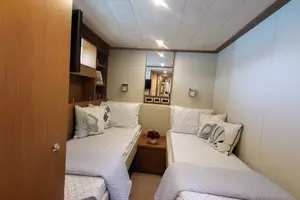2007 Ferretti Yachts 780 thumbnail 29