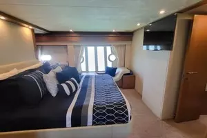 2007 Ferretti Yachts 780 thumbnail 23