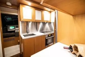 2007 Ferretti Yachts 780 thumbnail 18