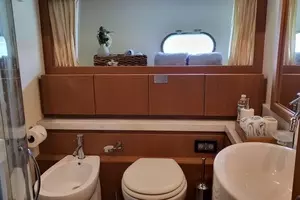 2007 Ferretti Yachts 780 thumbnail 27