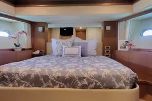 2007 Ferretti Yachts 780 thumbnail 26