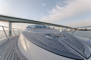 Lazzara 75 Salacia - Bow