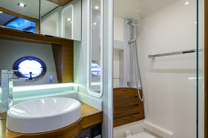 Tiara-44-Sea Major II-Guest Head
