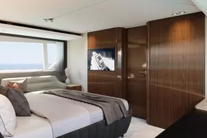 2022 Fairline Squadron 68 thumbnail 13