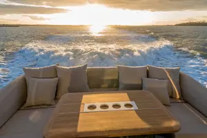 2022 Fairline Squadron 68 thumbnail 7