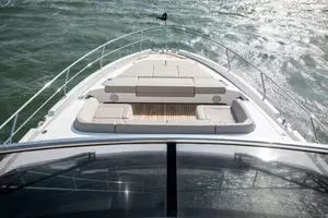 2022 Fairline Squadron 68 thumbnail 6