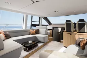 2022 Fairline Squadron 68 thumbnail 9