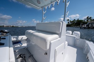 Billfish 39 - Big Shot - Helm Seating