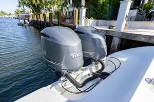 2015 Yellowfin Offshore thumbnail 32