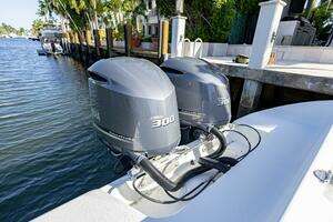 2015 Yellowfin Offshore thumbnail 32
