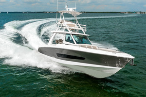 Boston Whaler 42 - Lady G - Running Profile