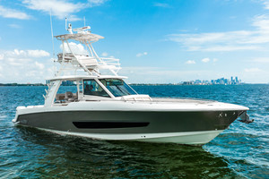 Boston Whaler 42 - Lady G - Profile