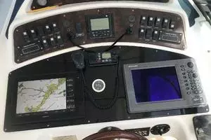 2000 Riviera 4000 Offshore thumbnail 2