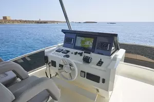 2022 Astondoa 66 Flybridge thumbnail 9