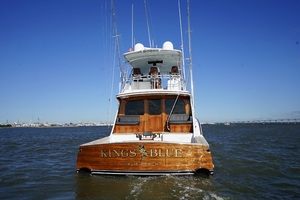 Whiticar 77 - Kings Blue - stern profile